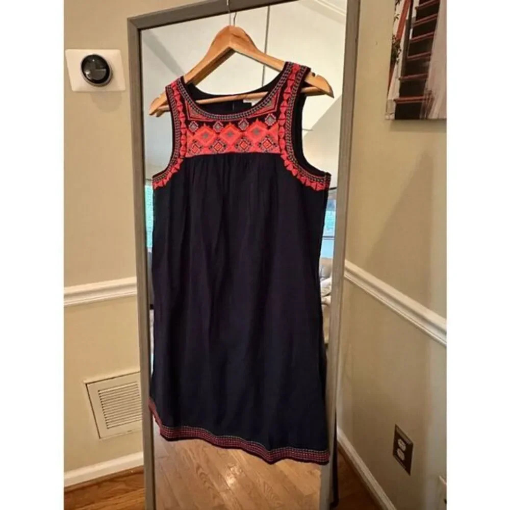 C and C California Embroidery Shift Dress Medium